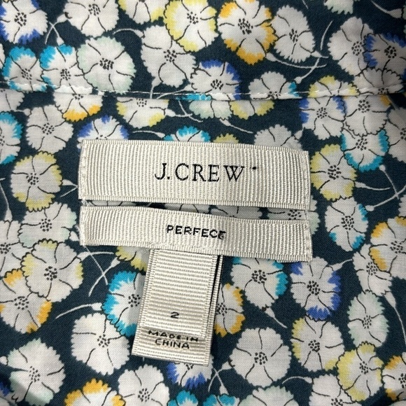 J.Crew Woman’s Cotton Fitted Button Down Shirt Size 2 - Picture 5 of 9